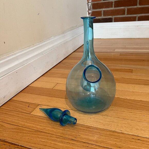 Vintage 1960's Bischoff Turquoise Pinched Center Glass Decanter With Stopper - Picture 9 of 9